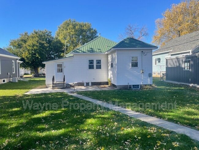 Building Photo - 516 N Cadwell Ave