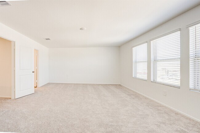 Building Photo - 17827 Pemswood Dr