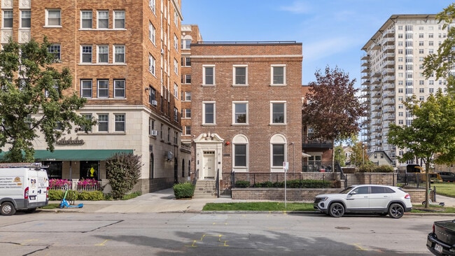 Building Photo - 1042 E Juneau Ave