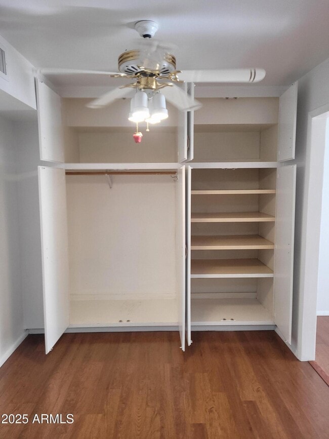 Building Photo - 10060 W Royal Oak Rd