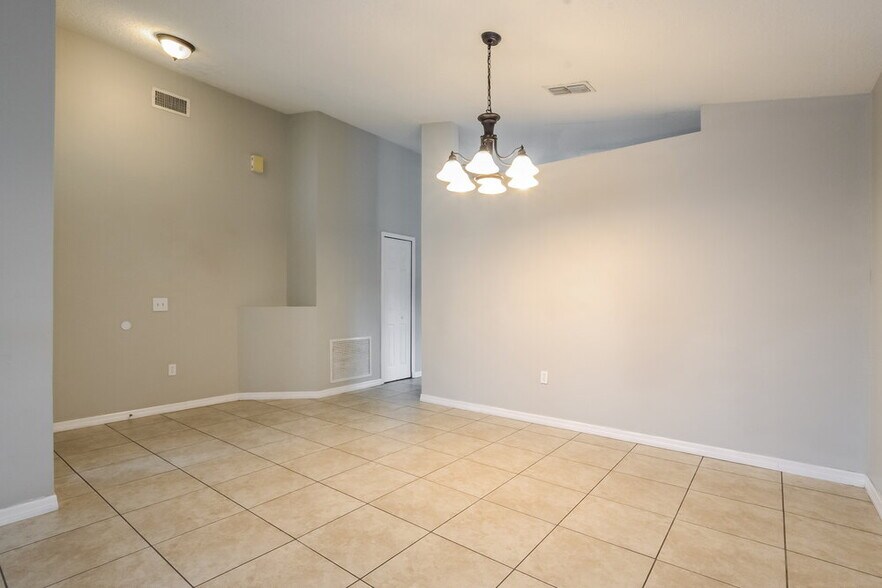 Building Photo - 1378 Willow Crest Dr