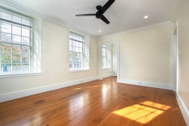 Building Photo - 57 Marcy St