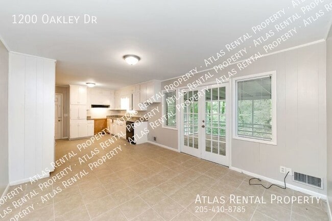 Building Photo - 1200 Oakley Dr