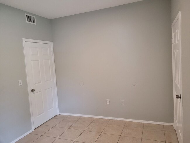 Building Photo - Freshly Updated 3 bedroom 2 bath at The Ma...