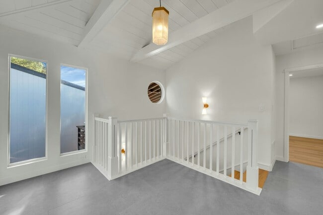 Building Photo - 4279 Hortensia St