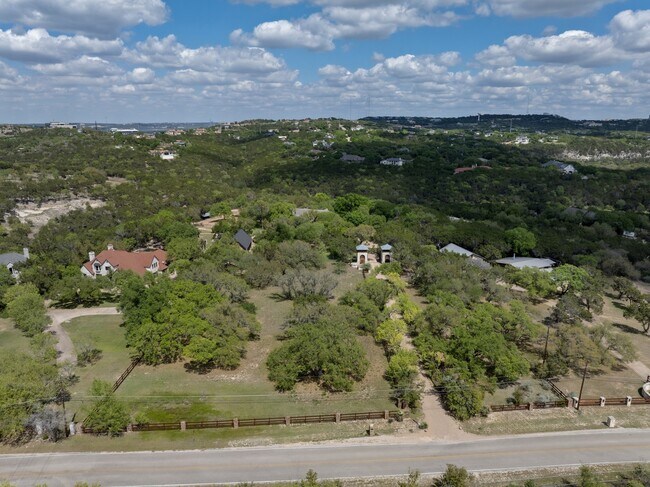 Building Photo - 907 Crystal Creek Dr