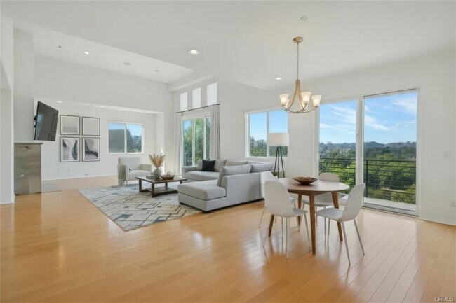 Building Photo - 5678 Como Cir