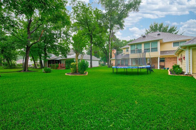 Building Photo - 746 Stone Mountain Dr