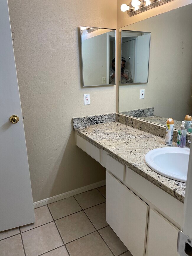 Building Photo - 10101 S Gessner Rd