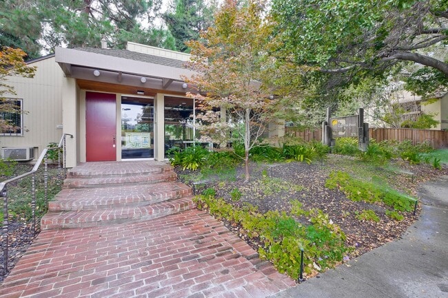 Building Photo - 505 Cypress Point Dr