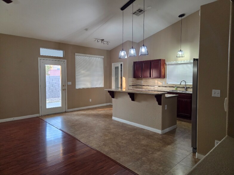Building Photo - 2602 Roaring Lion Ave