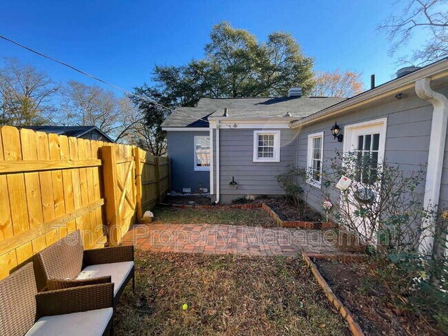Building Photo - 3615 Phelts Dr