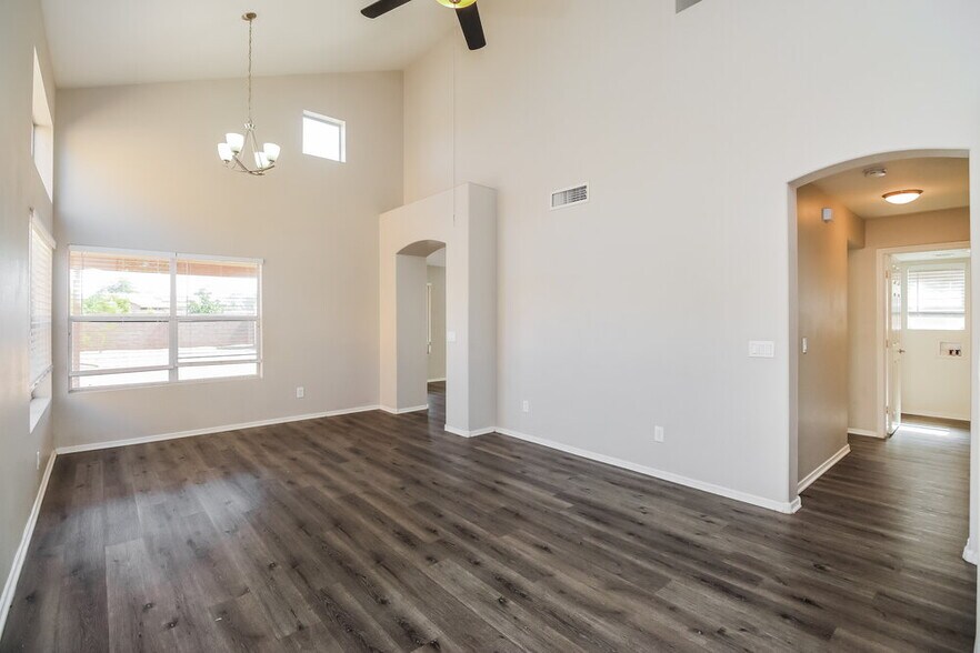 Building Photo - 645 S Balboa