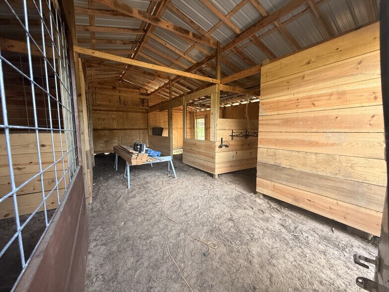 Building Photo - 2850 Co Rd 233D