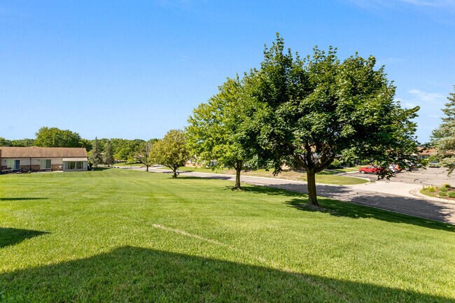 Building Photo - 25352 Potomac Dr