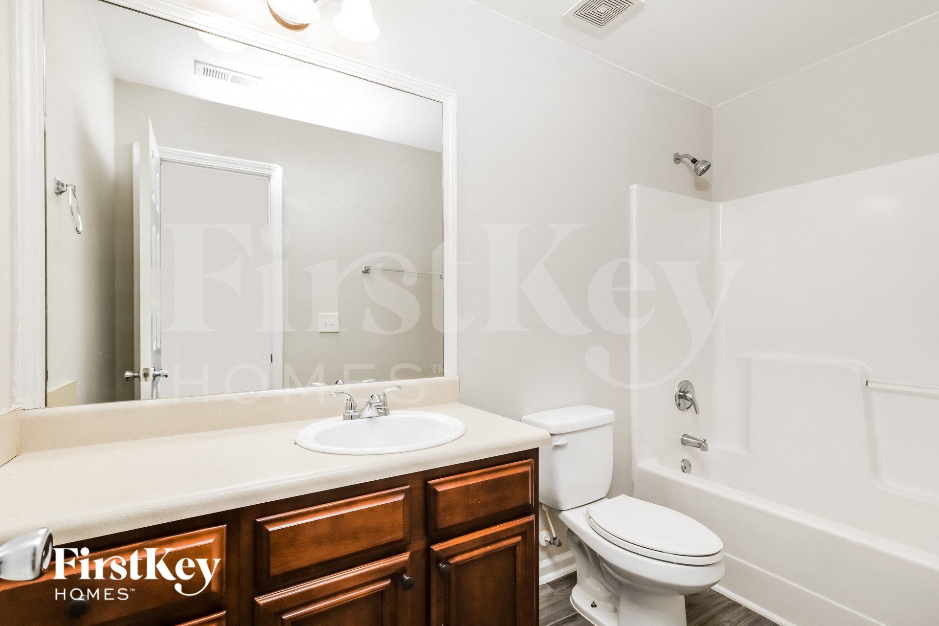 Building Photo - 120 Ellington Dr