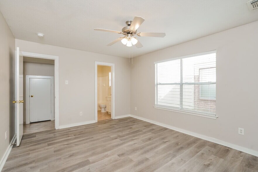 Building Photo - 7331 Parkland Manor Dr