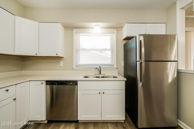 Building Photo - 4401 Charlotte Ann Dr