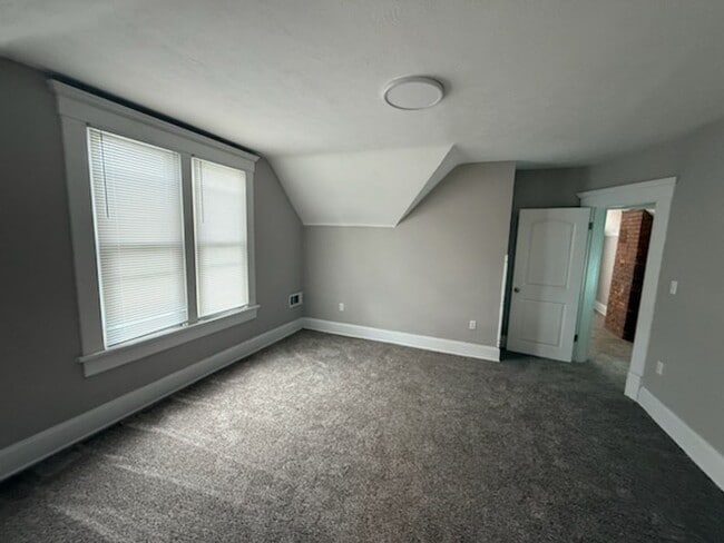 Building Photo - 367 E Morrill Ave