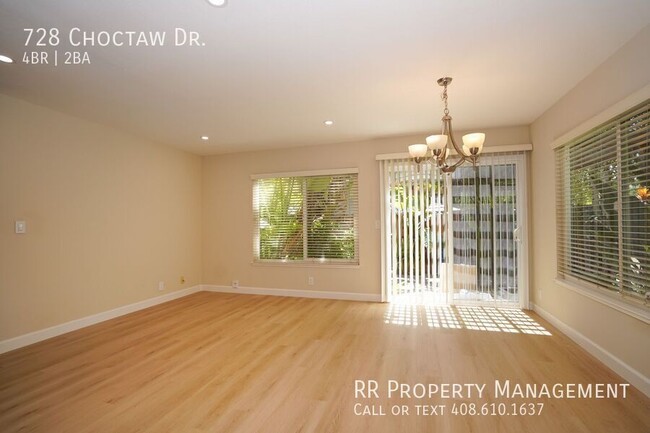 Building Photo - Nicely Updated Home in Beautiful South San...