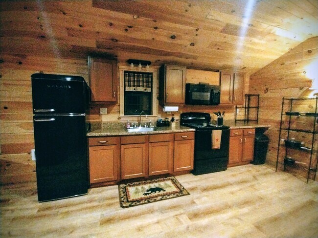 Building Photo - 554 Hovermale Ln