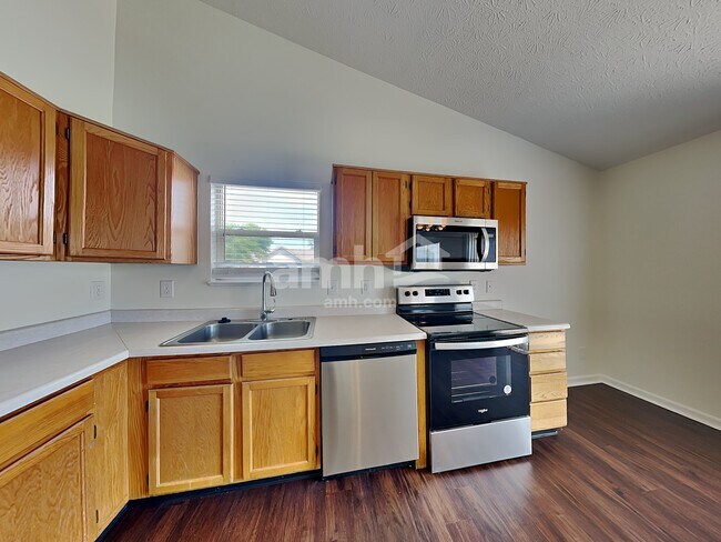 Building Photo - 5223 Waterton Lakes Dr