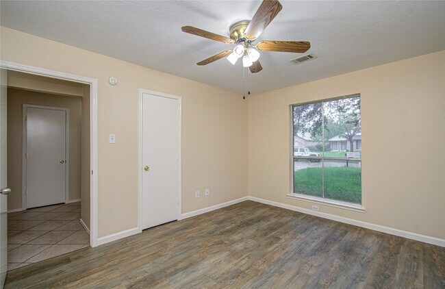 Building Photo - 16835 Carbridge Dr