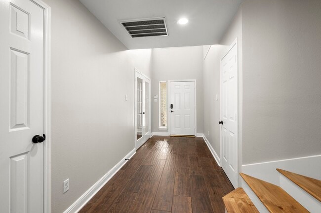 Building Photo - 7 Delta Mill Ct