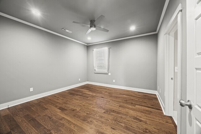 Building Photo - 2043 S Florida Way