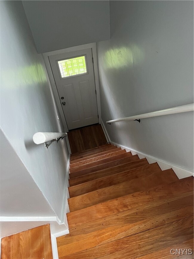 Building Photo - 2018 James St