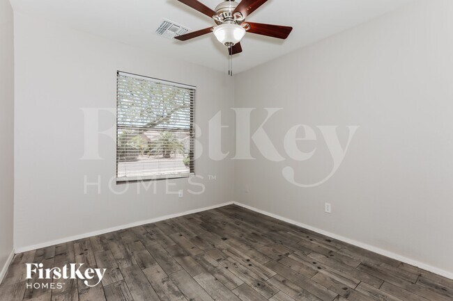 Building Photo - 2968 E Silverbell Rd