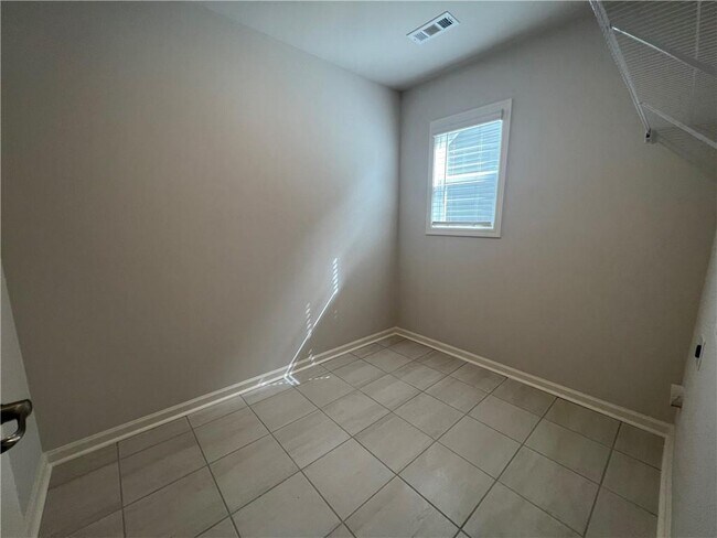 Building Photo - 7214 Whitewater Dr