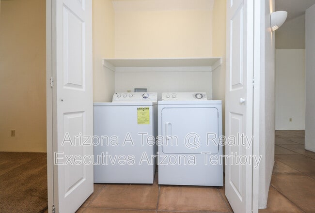 Building Photo - 3760 N Bay Horse Loop