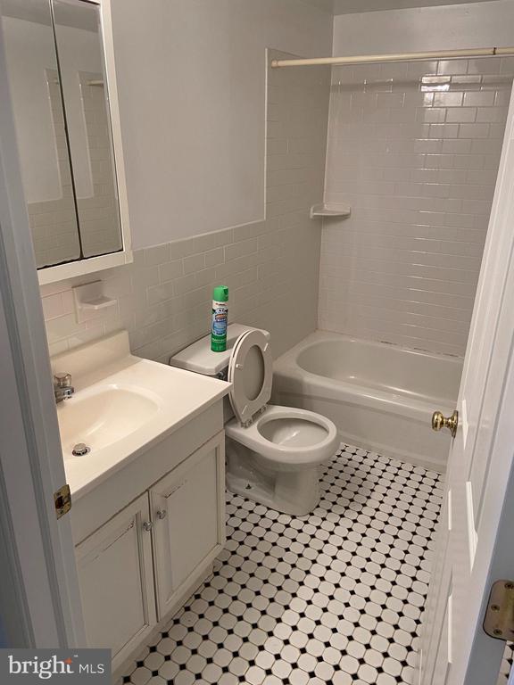 Building Photo - 5954 Henry Ave