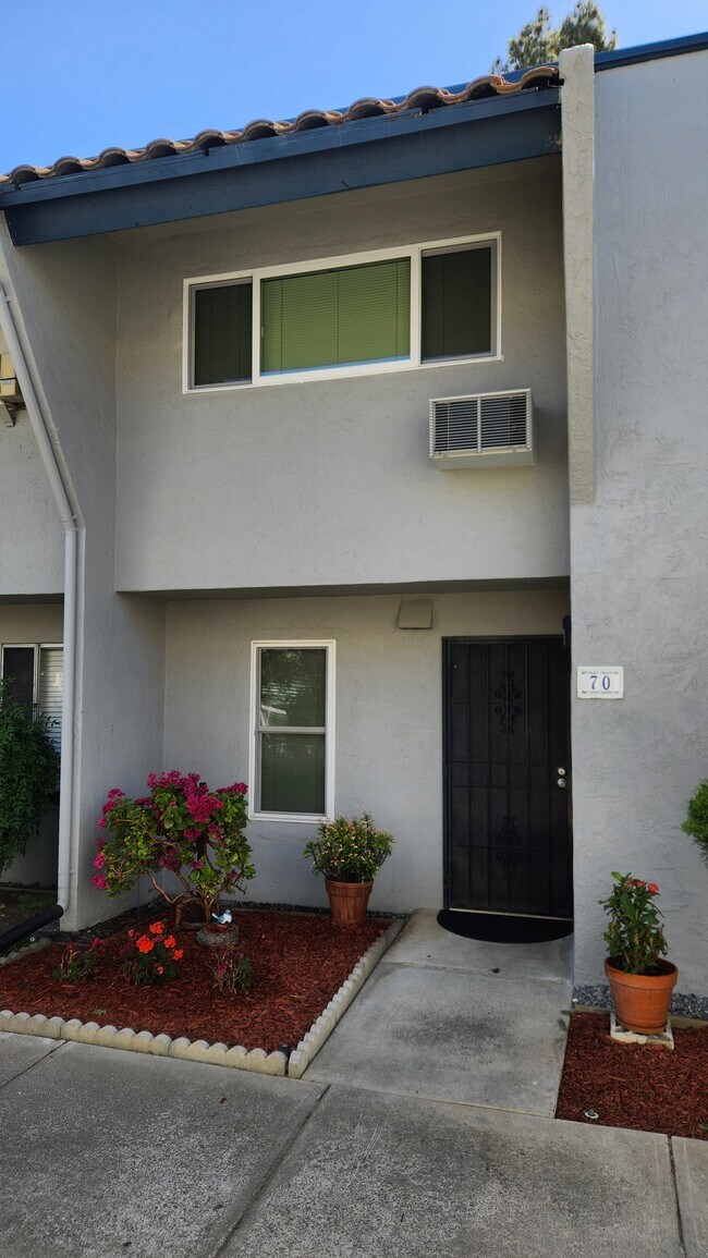 Primary Photo - 1001 Murrieta Blvd