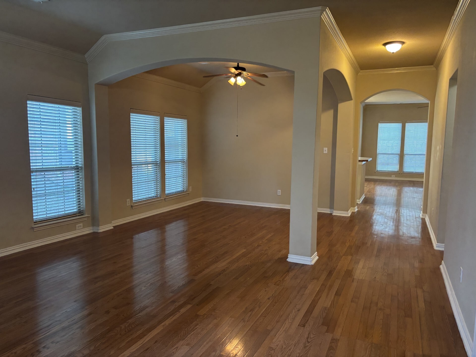 Building Photo - 552 Palomino Way