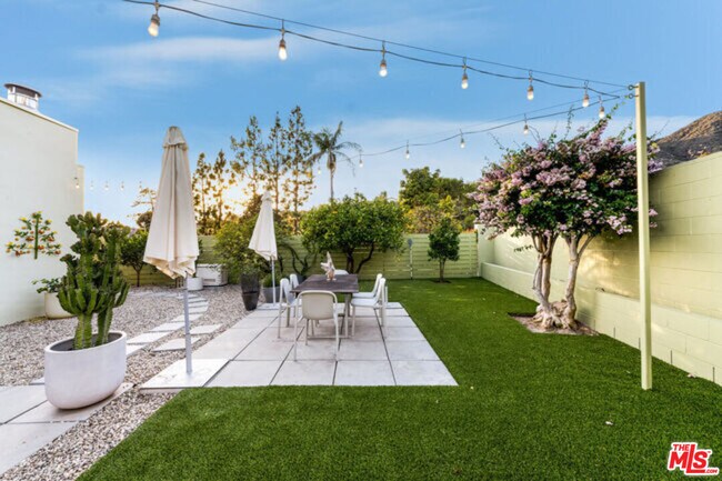 Building Photo - 18105 Sandy Cape Dr