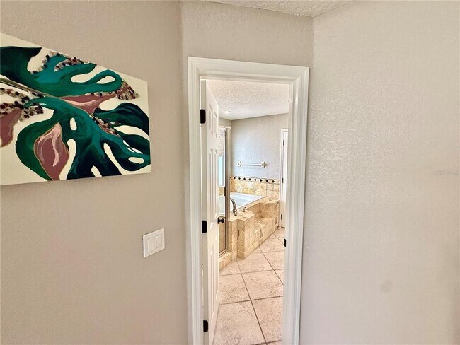 Building Photo - 102 Titan Dr