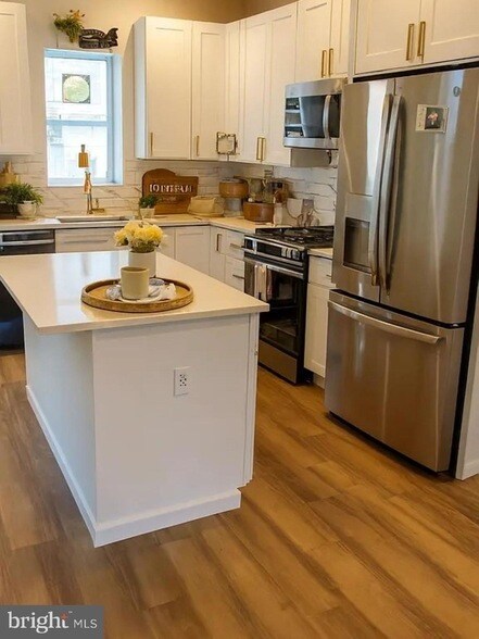 Building Photo - 1525 S 24th St