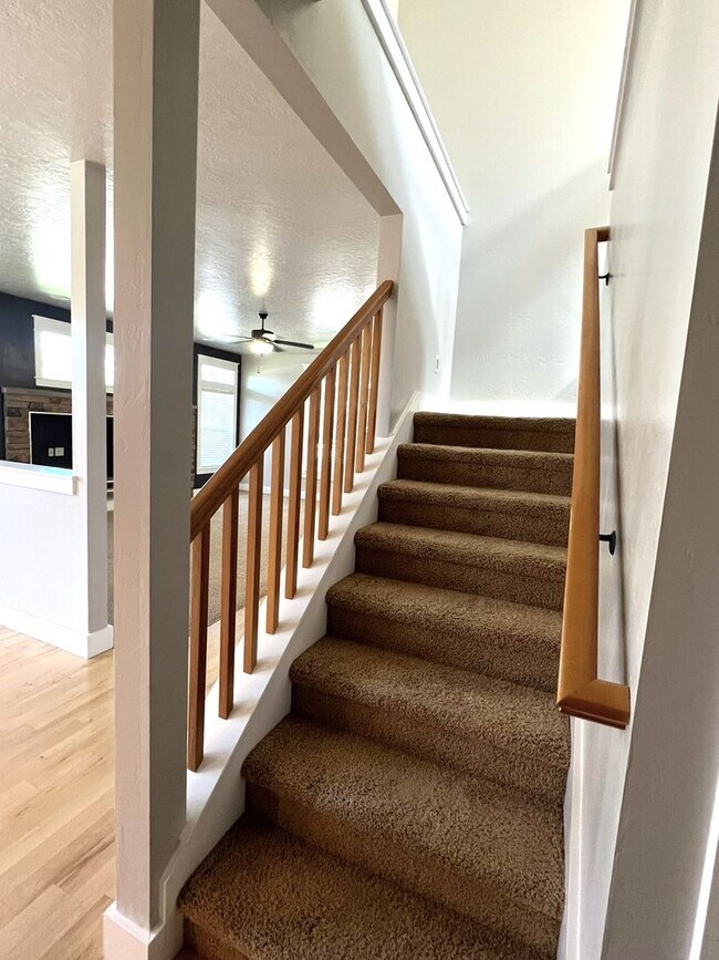 Building Photo - Gorgeous 4 bed 3 bath home in Meridian, ju...