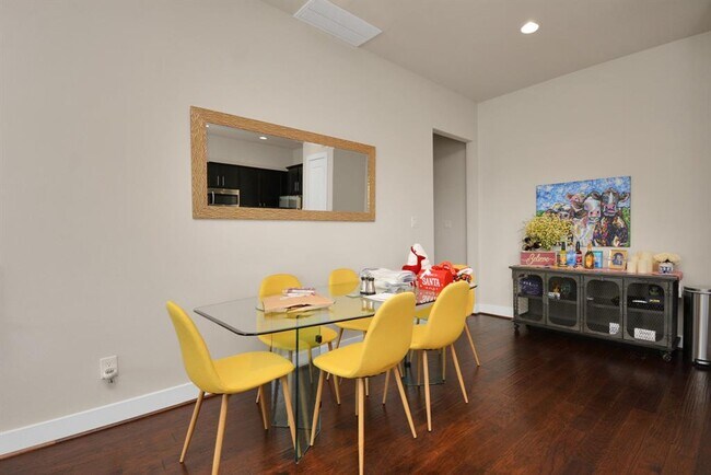 Building Photo - 8821 Hollister Pine Ct