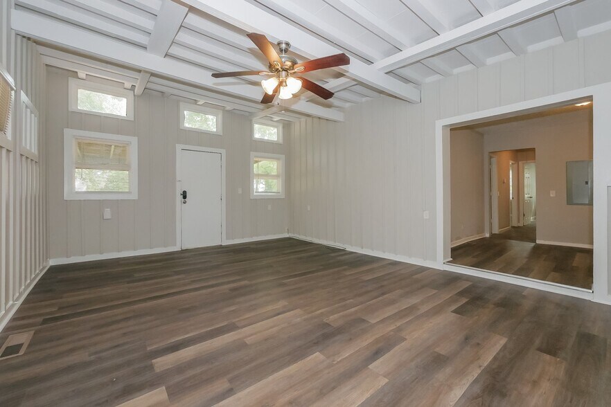 Building Photo - 61 Eddy Dr