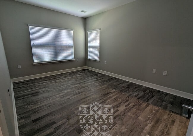 Building Photo - 8045 Bienville Dr