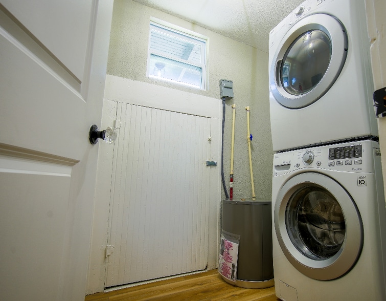 Building Photo - 2900 1st Ave S