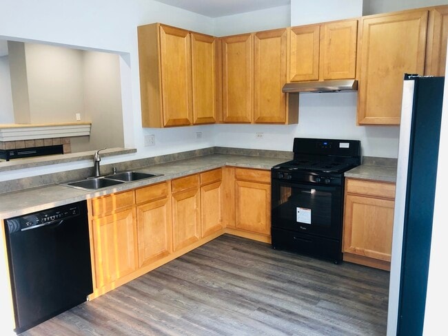 Building Photo - 164 Rosehall Dr