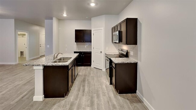 Building Photo - 16951 Lantana Lp