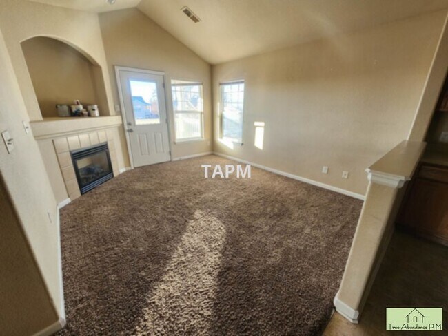 Building Photo - Very Nice 2 Bedroom Condo