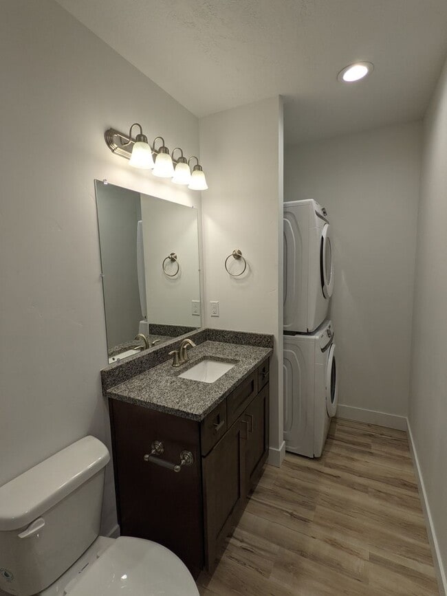 Building Photo - 578 Lewski Ln