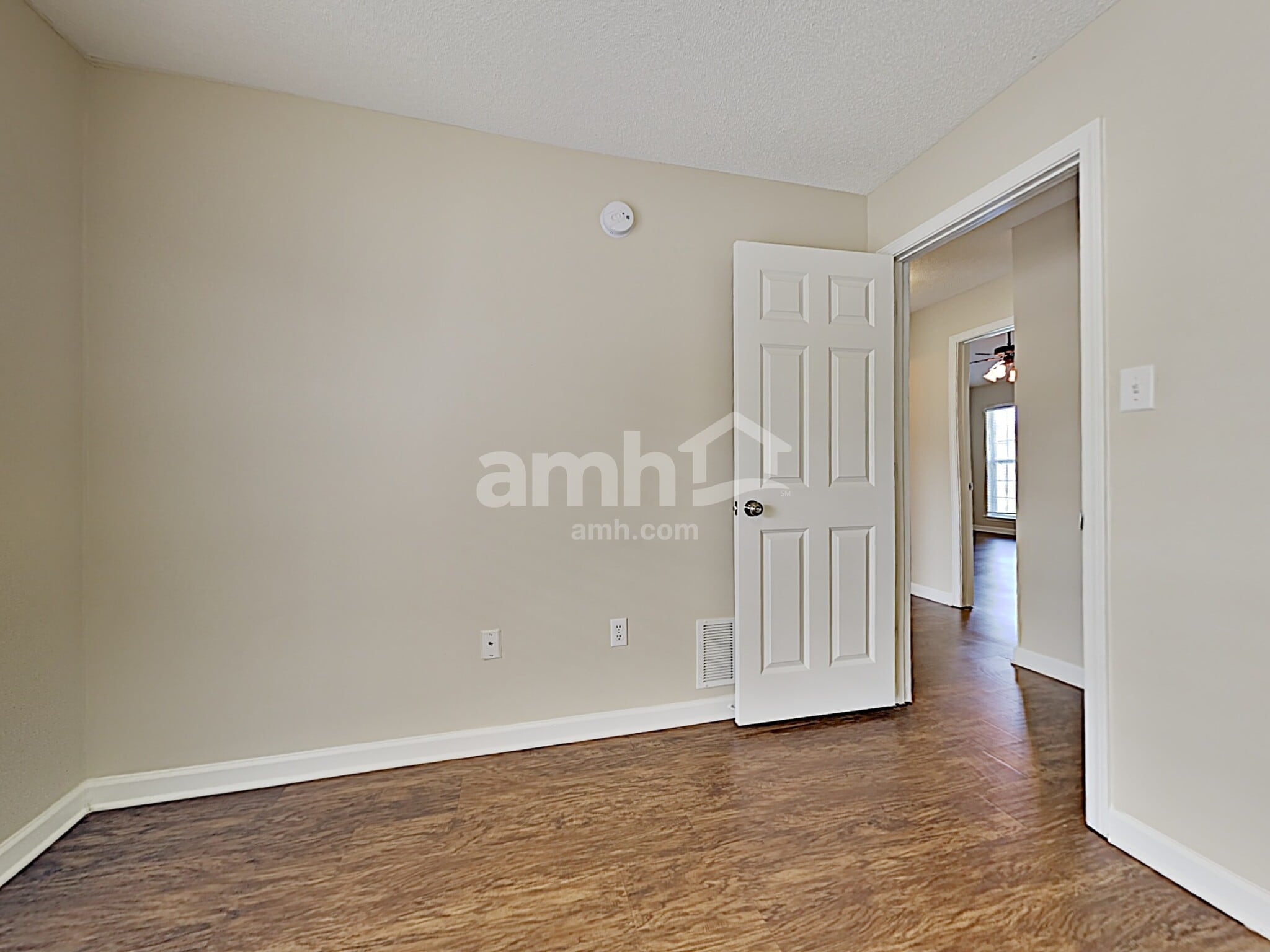 Building Photo - 5961 Appian Way Cv