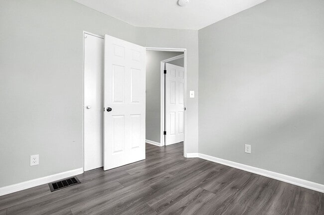 Building Photo - Newly Updated 3 Bedroom Home with Garage &...